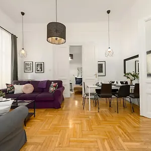 Black & White Apartment Budapest