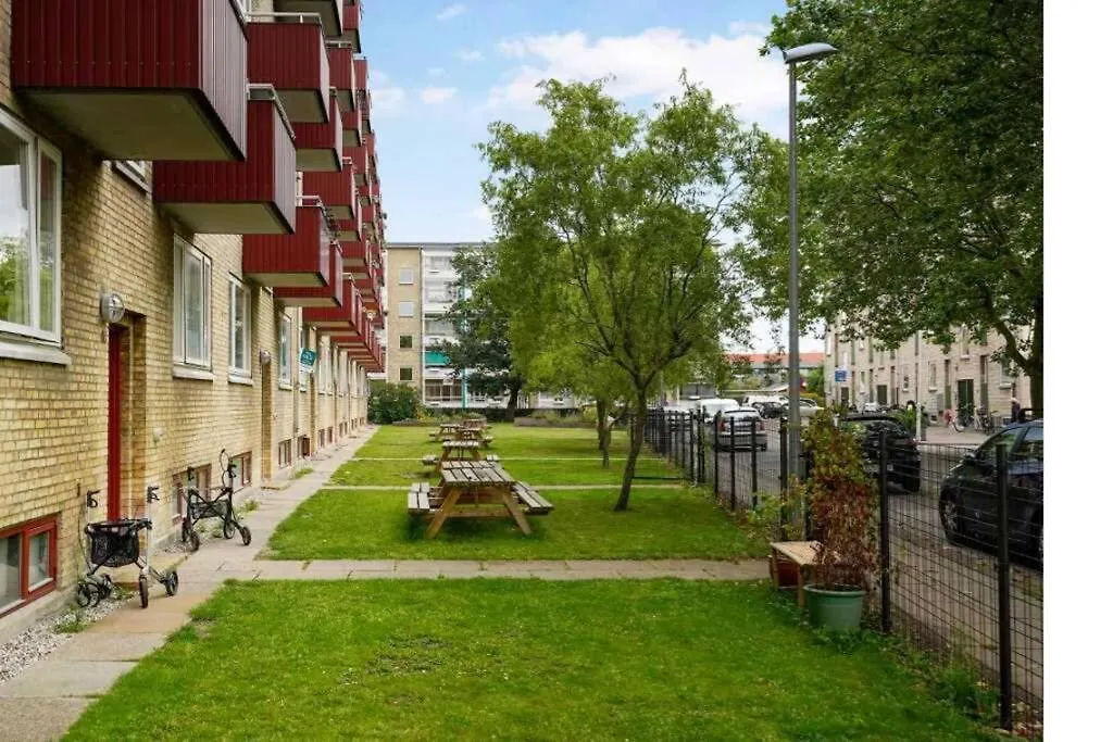 300 M To Metro: 5 Min Airport/12 Min Copenhagen C Apartment